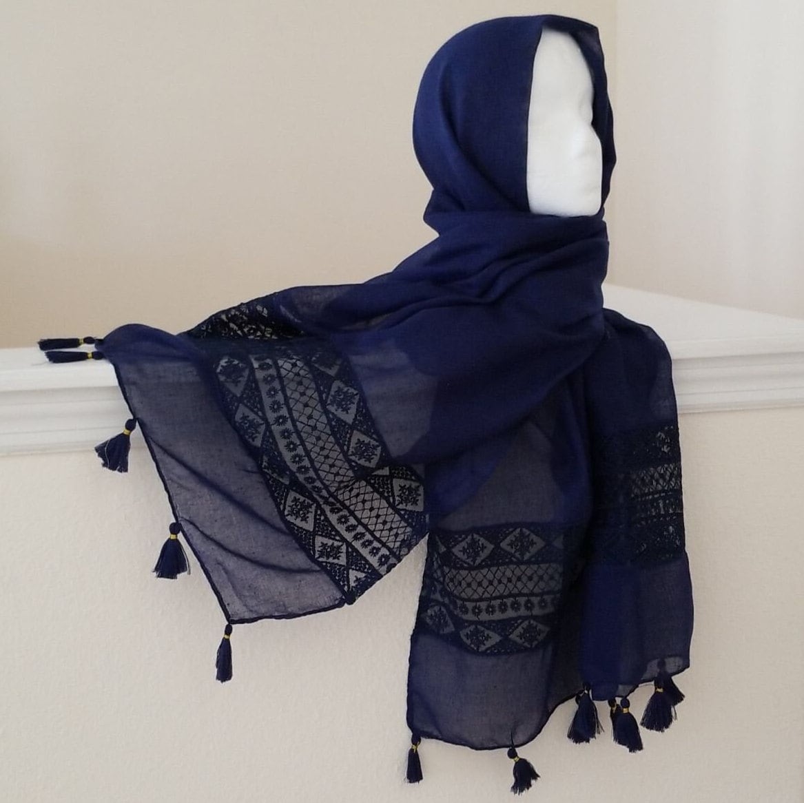 Viscose Lace and Tassel Hijab